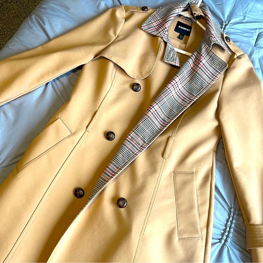 Express womens coat. Size Small
Size: SP - Picture 4 of 10